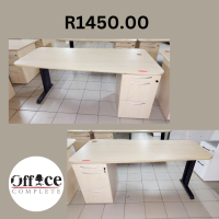 D27 - L-shape desk R1450.00